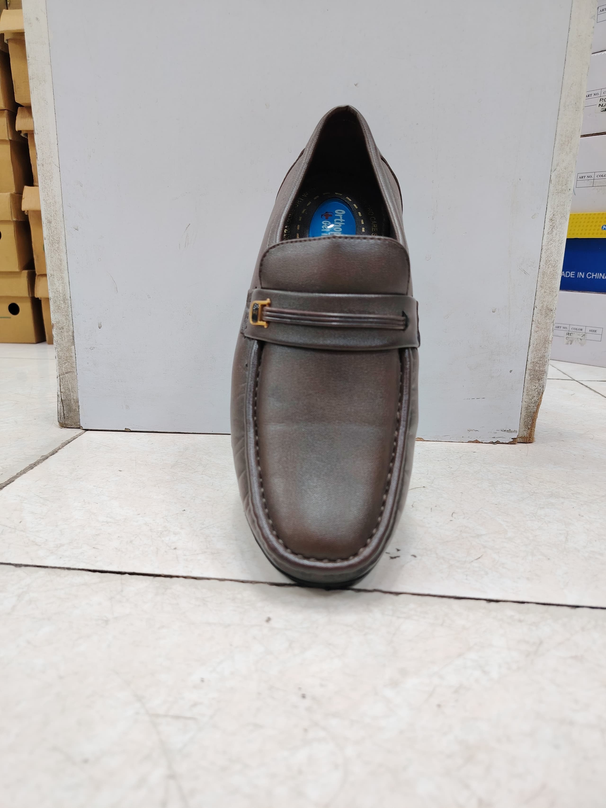 Elegant court shoes for hospitality teams